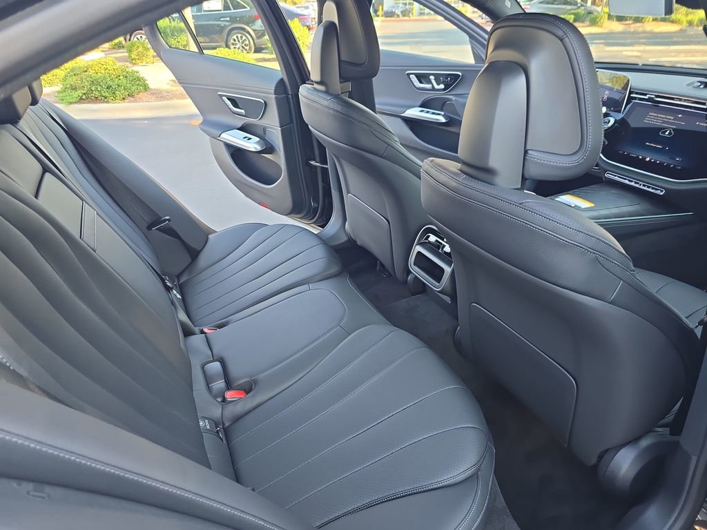 New 2026 Mercedes-Benz E 350 4MATIC Sedan image 11