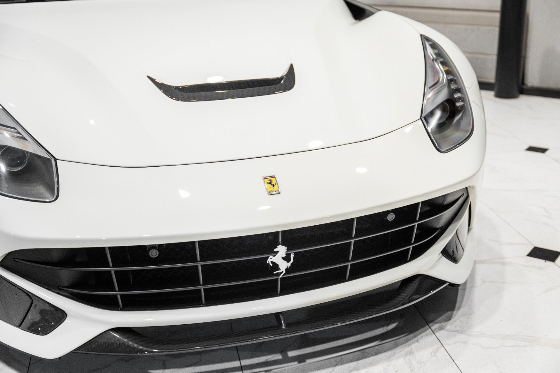 Used 2017 Ferrari F12 Berlinetta RWD image 10