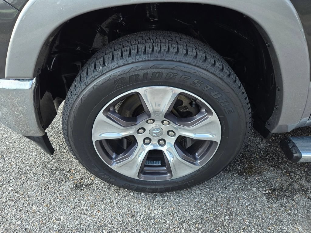 Used 2019 RAM 1500 Laramie AWD/4WD image 11