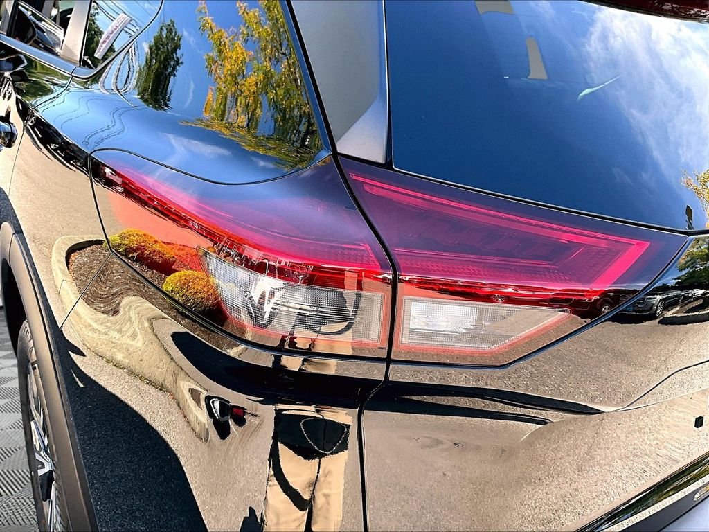 Certified 2023 Nissan Rogue SV AWD/4WD image 32