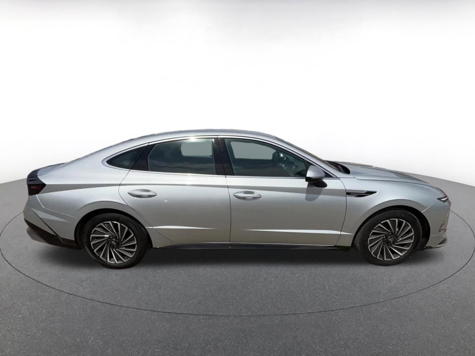 Used 2025 Hyundai Sonata SEL FWD image 16