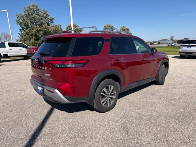 Used 2024 Nissan Pathfinder SL AWD/4WD image 9