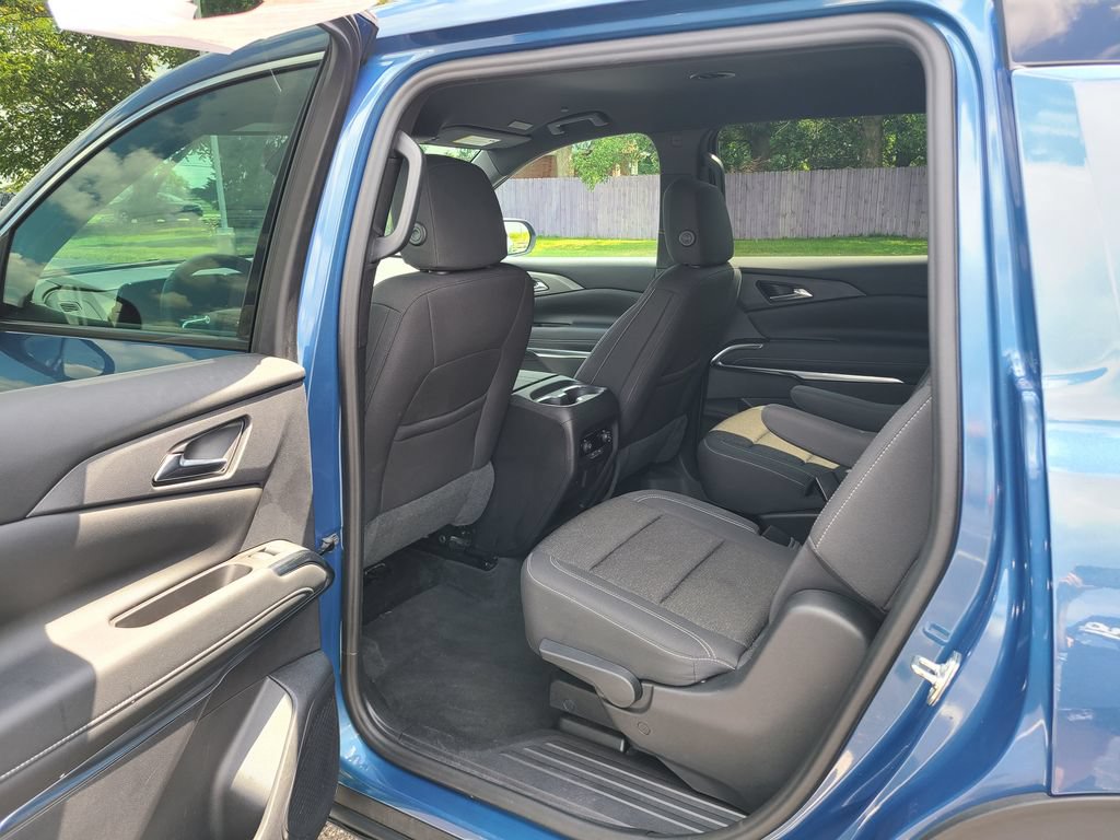 Used 2024 Chevrolet Traverse LT FWD image 26