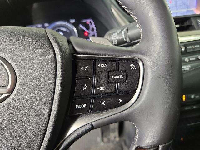 Used 2020 Lexus ES 300h w/ Accessory Package image 24