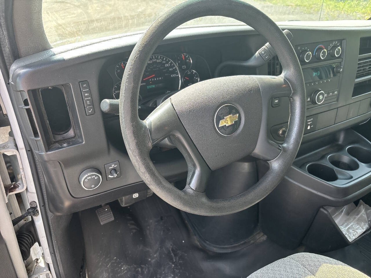 Used 2014 Chevrolet Express 3500 Extended RWD image 13