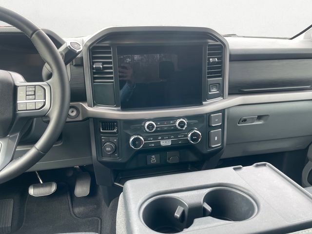 Used 2025 Ford F150 XLT w/ Equipment Group 301A Standard image 11