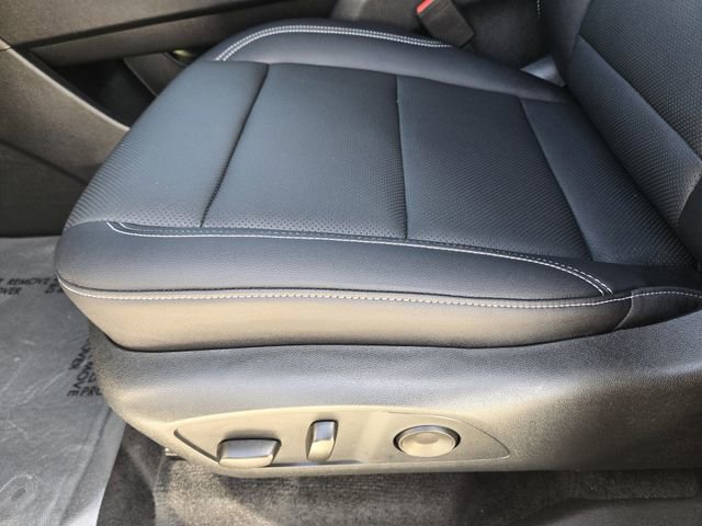 Used 2025 Chevrolet Traverse LT w/ Driver Confidence Package FWD image 24