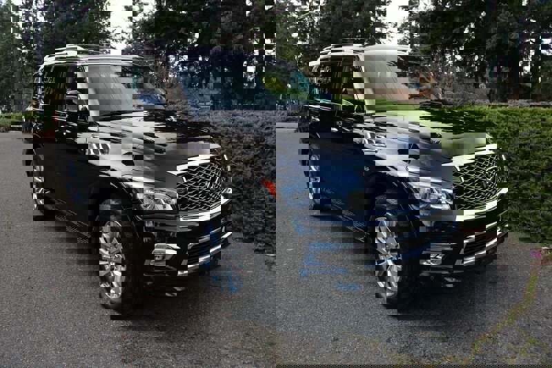 Used 2016 INFINITI QX80 4WD image 2