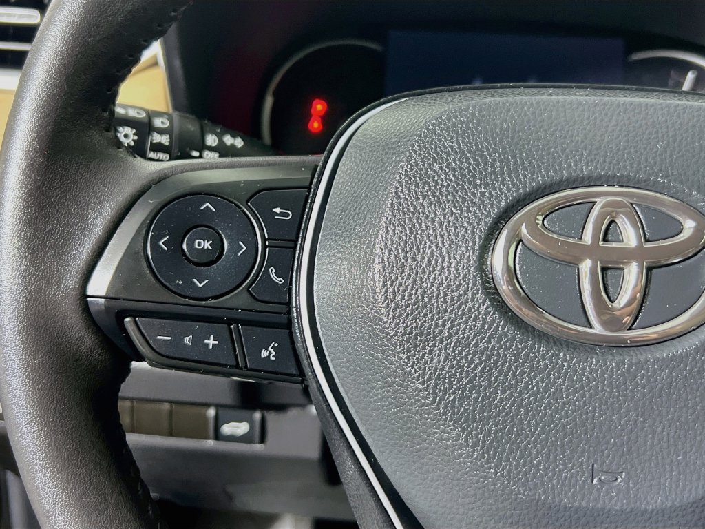 Used 2025 Toyota RAV4 XLE Premium FWD image 16
