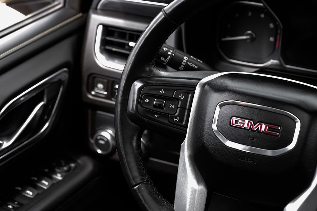 Used 2021 GMC Yukon XL SLT w/ SLT Premium Package image 14