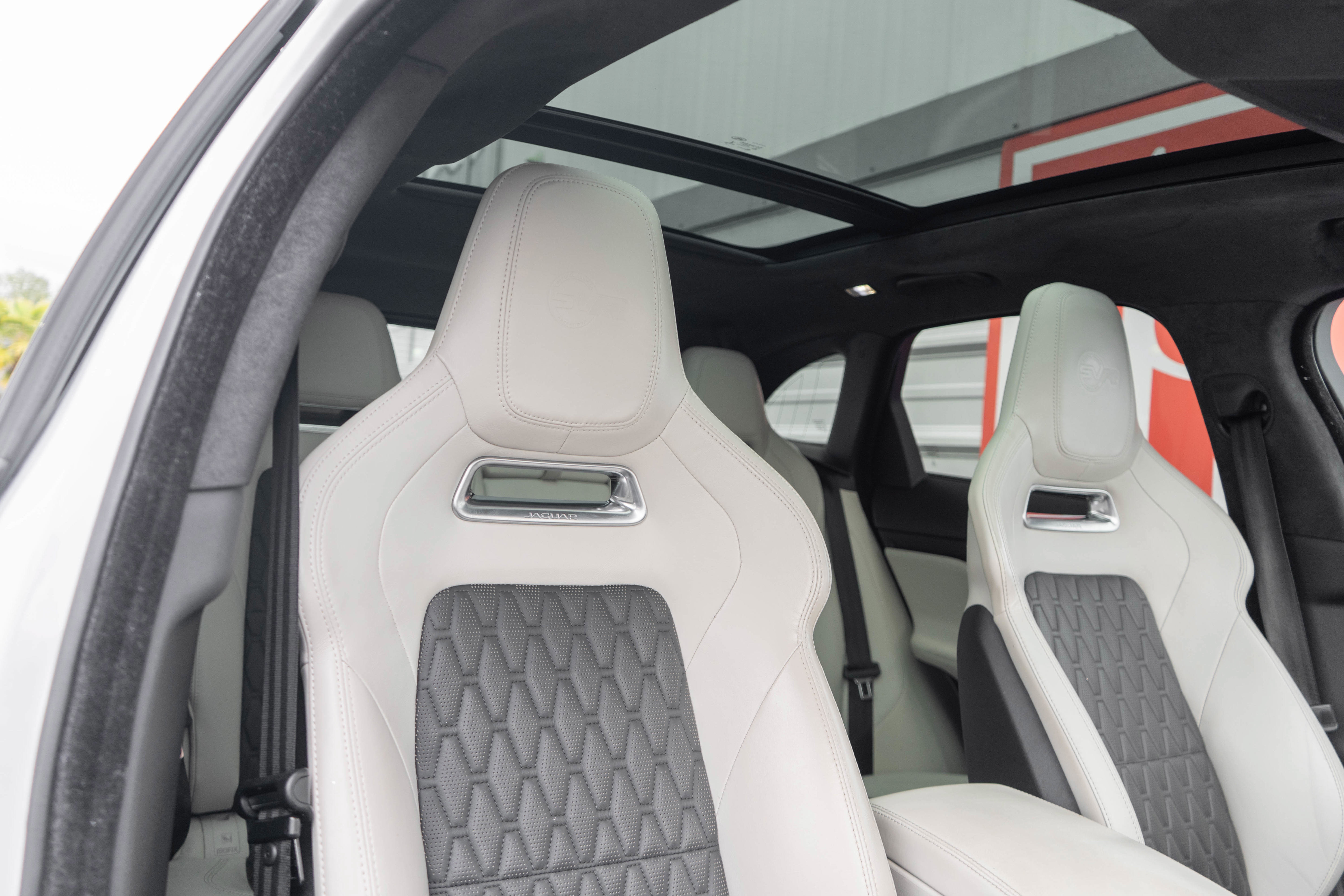 Used 2019 Jaguar F-PACE SVR AWD/4WD image 27