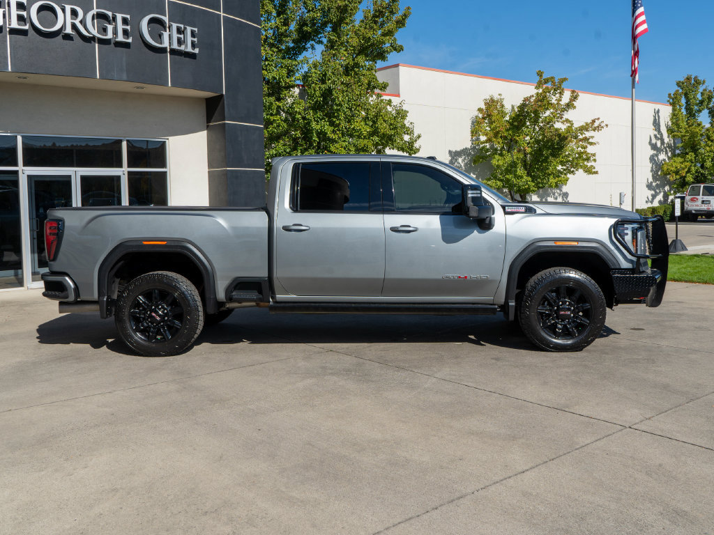 Used 2024 GMC Sierra 2500 AT4 w/ AT4 Premium Plus Package AWD/4WD image 8