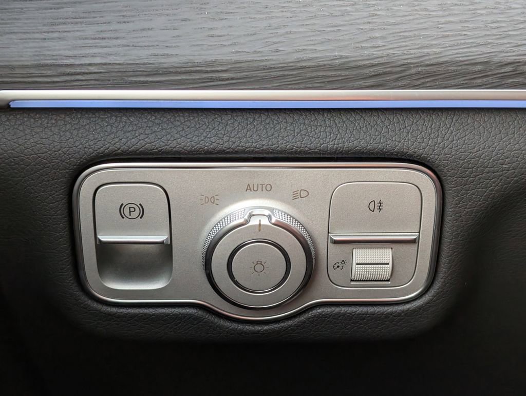 New 2026 Mercedes-Benz GLS 450 4MATIC image 23