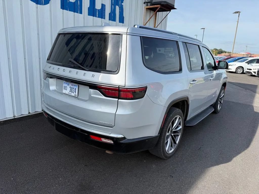Used 2022 Jeep Wagoneer Series II w/ Premium Group I AWD/4WD image 8