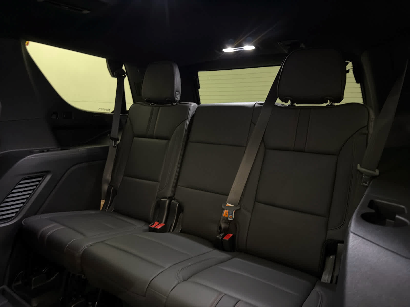 Used 2022 Chevrolet Tahoe RST w/ Luxury Package AWD/4WD image 17