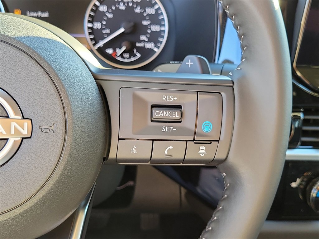 New 2025 Nissan Pathfinder SV image 6