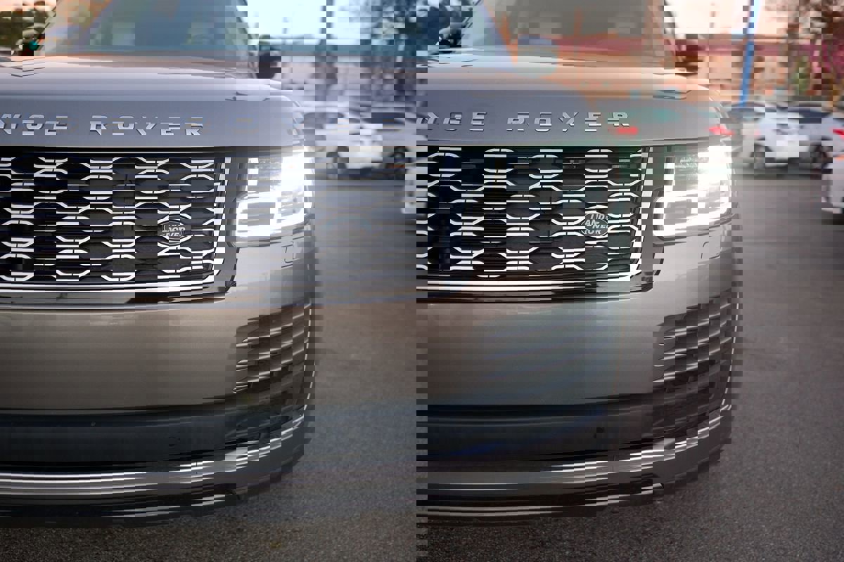 Used 2020 Land Rover Range Rover HSE image 33