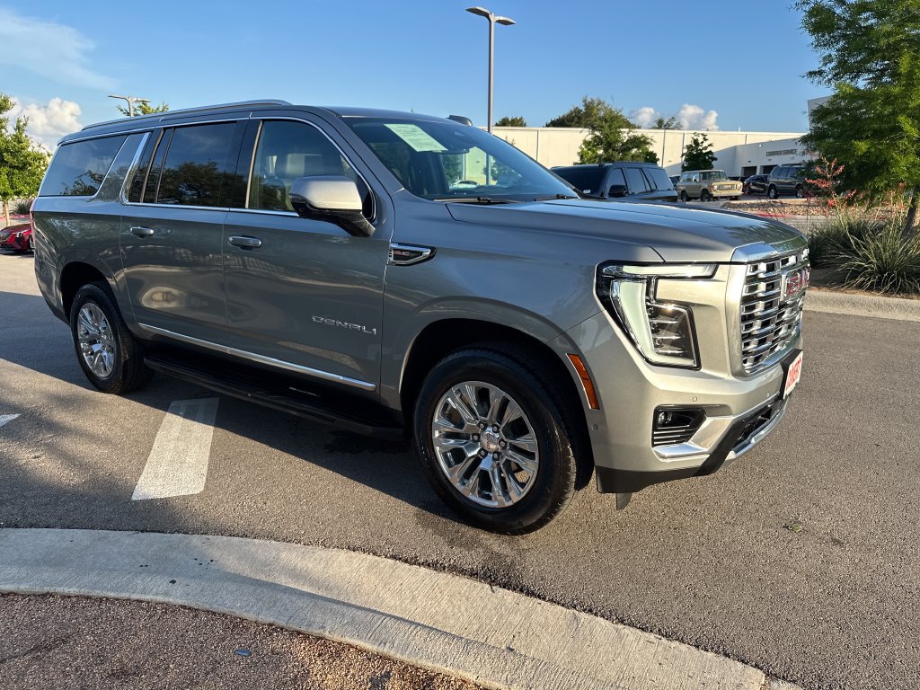 Used 2025 GMC Yukon XL Denali