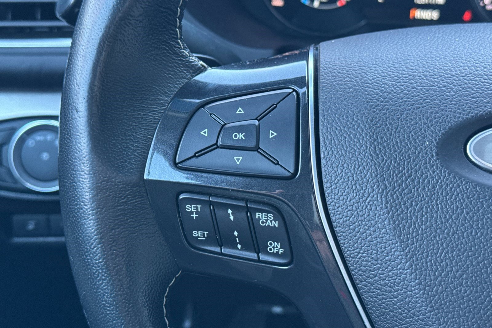 Used 2017 Ford Explorer Platinum image 31