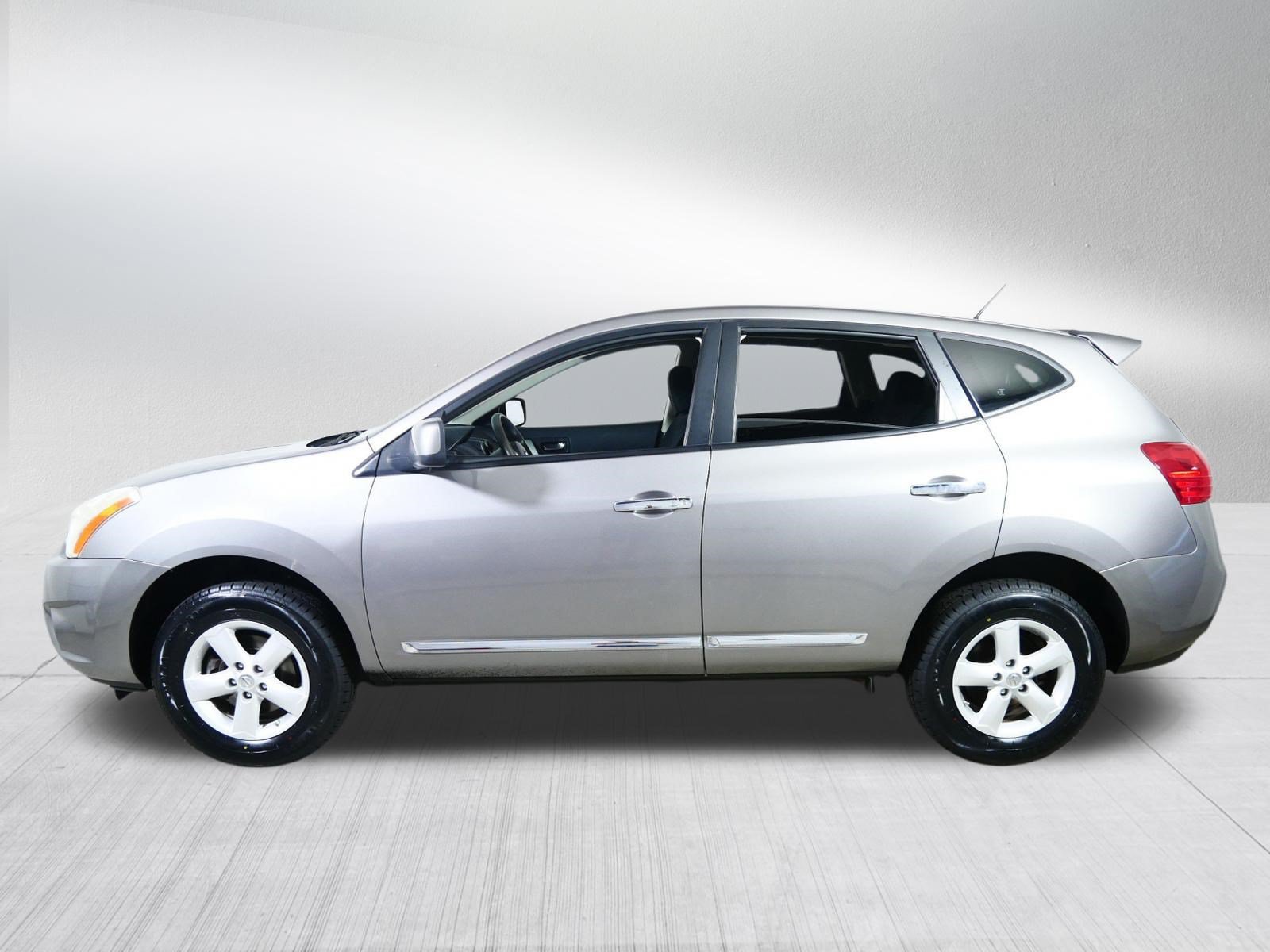 Used 2013 Nissan Rogue S w/ Special Edition Pkg AWD/4WD image 4