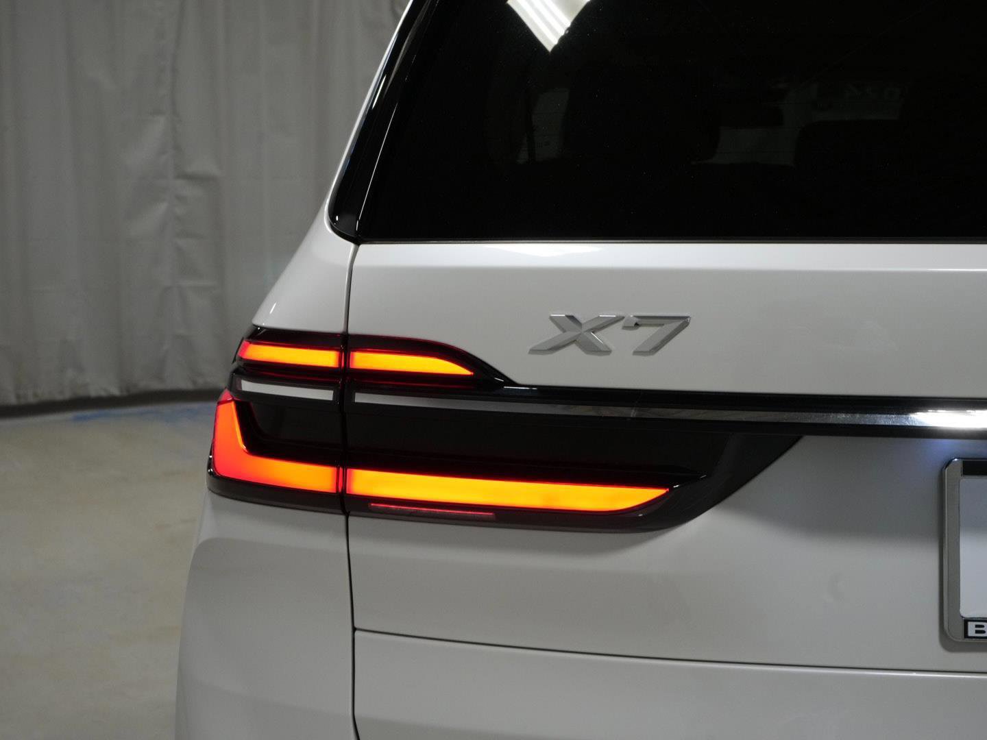 Certified 2024 BMW X7 xDrive40i w/ Executive Package image 40