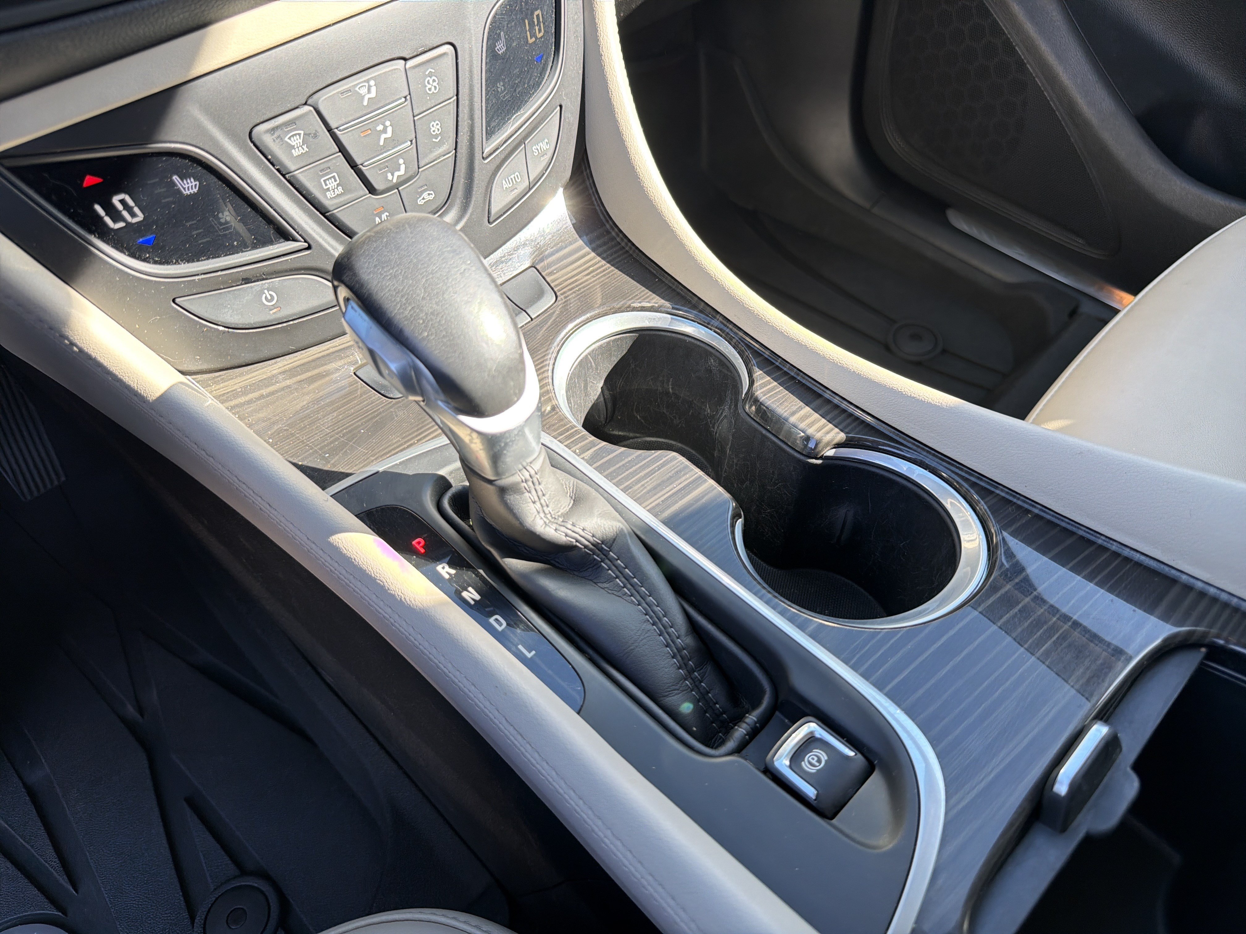 Used 2020 Buick Envision Essence w/ Experience Buick Package FWD image 26