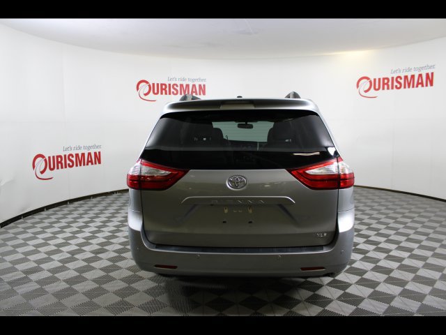 Used 2017 Toyota Sienna XLE w/ XLE Navigation Package FWD image 7