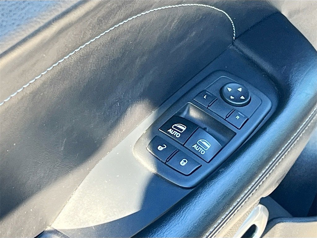 Used 2018 Dodge Challenger R/T Scat Pack w/ Leather Interior Group image 17