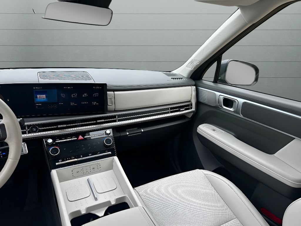 Used 2026 Hyundai Santa Fe SEL FWD image 18