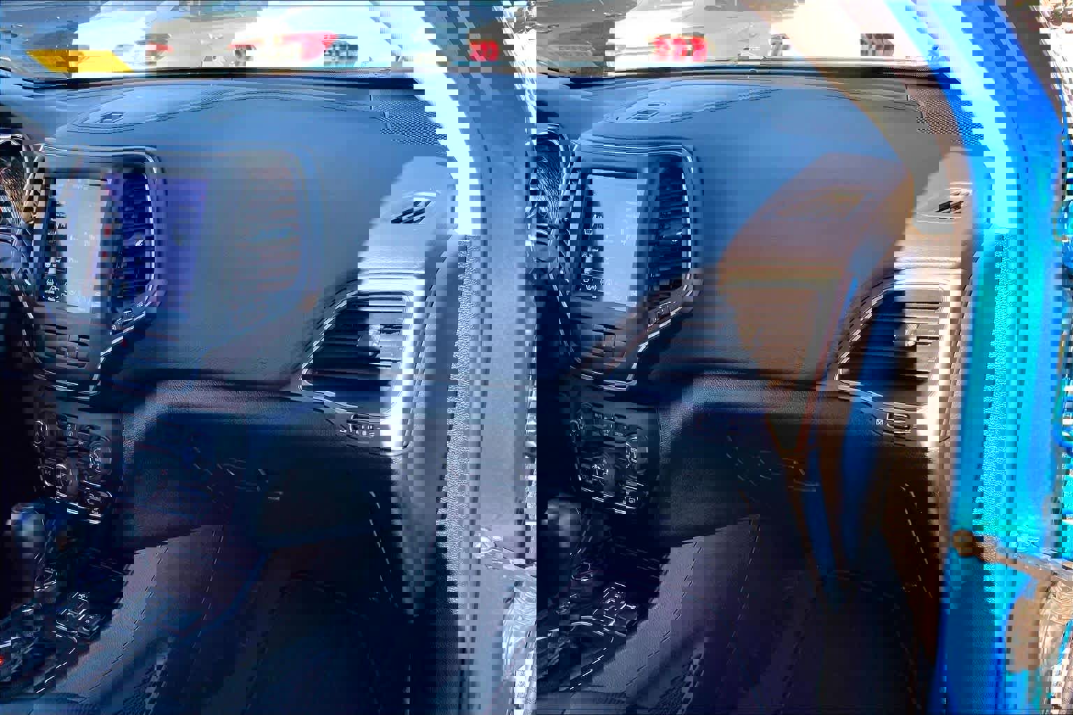 Used 2022 Jeep Cherokee Latitude Lux image 17