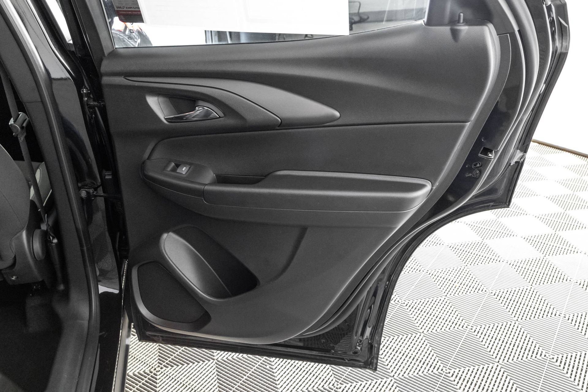 Used 2026 Chevrolet TrailBlazer LS w/ LS Convenience Package FWD image 39