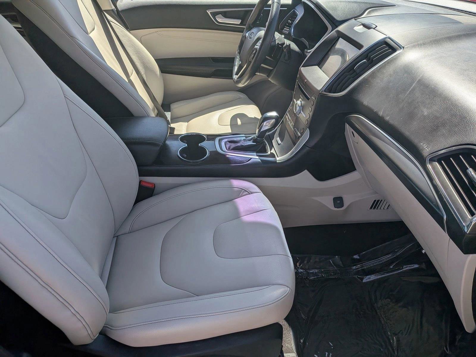 Used 2018 Ford Edge Titanium w/ Technology Package AWD/4WD image 21