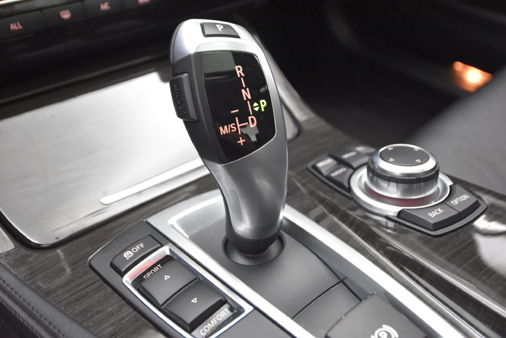 Used 2013 BMW 528i xDrive Sedan AWD/4WD image 38