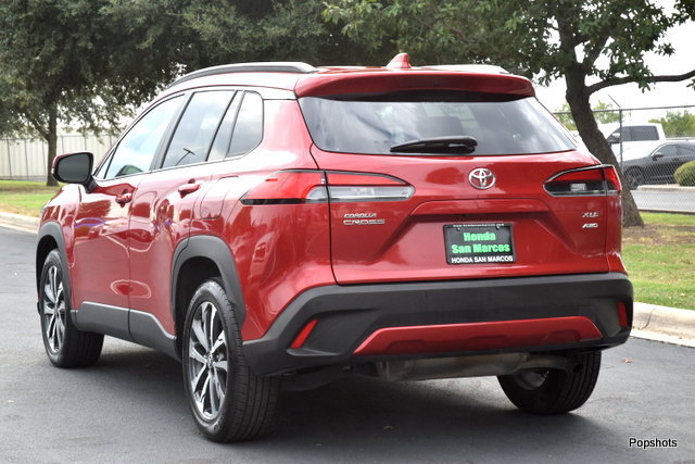 Used 2023 Toyota Corolla Cross XLE AWD/4WD image 4