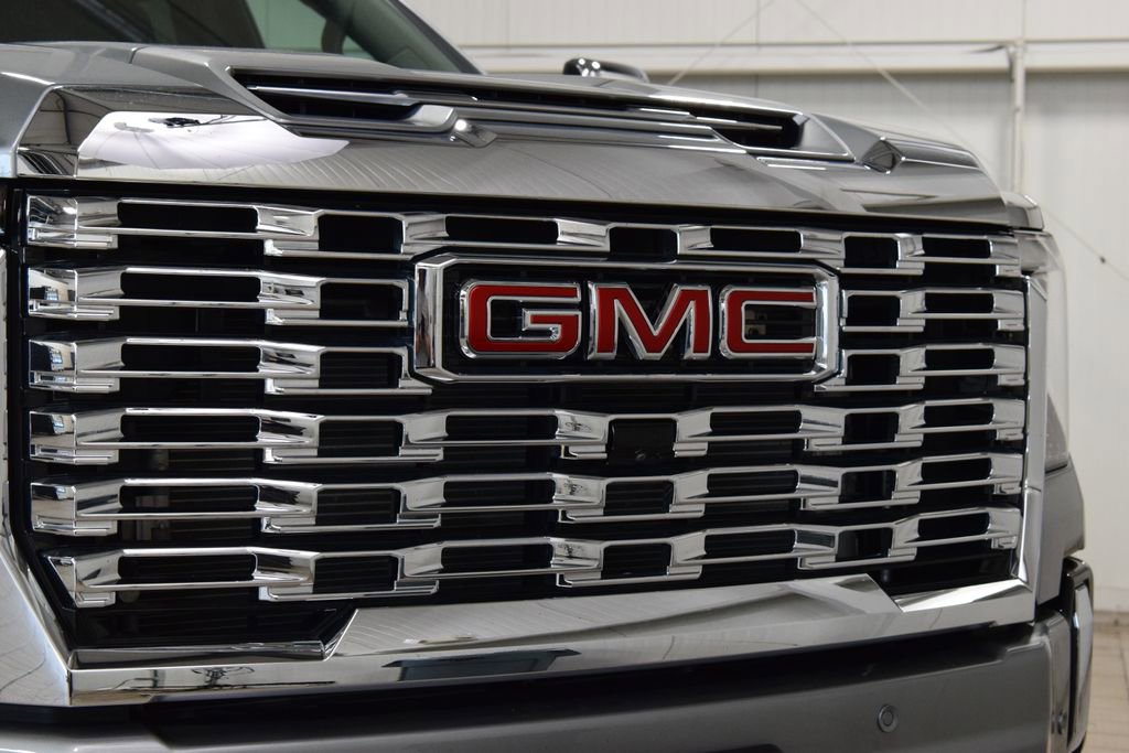 Used 2024 GMC Sierra 2500 Denali w/ Denali Reserve Package AWD/4WD image 11