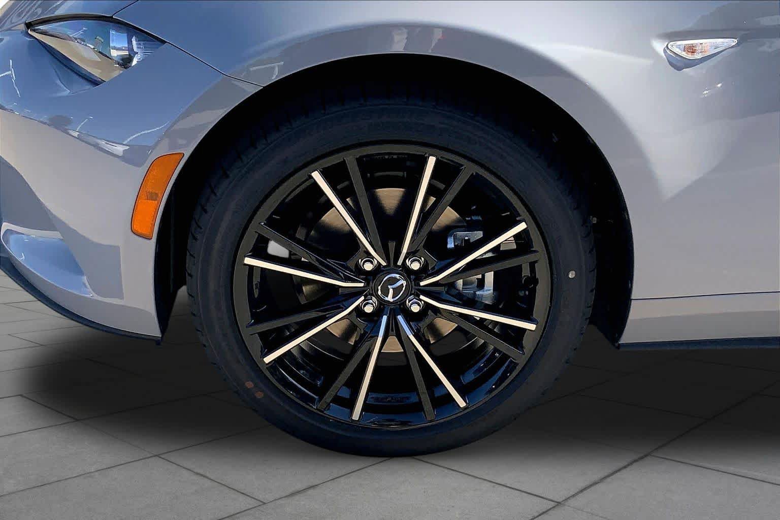 New 2026 MAZDA MX-5 Miata RF Grand Touring RWD image 11
