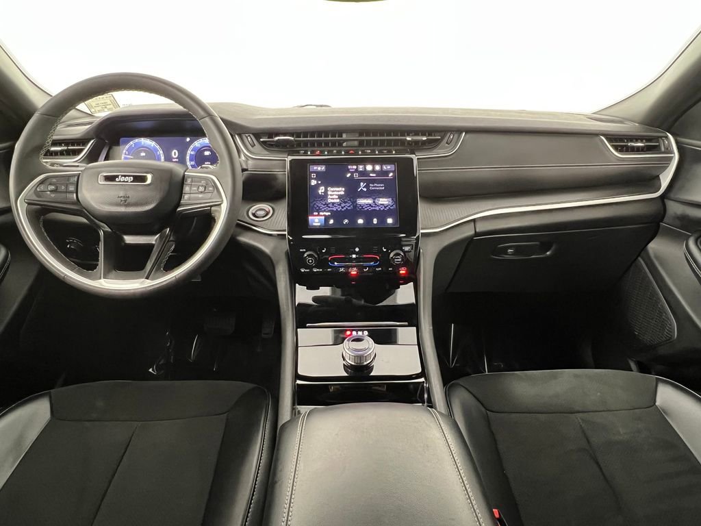 Used 2023 Jeep Grand Cherokee L Laredo image 32