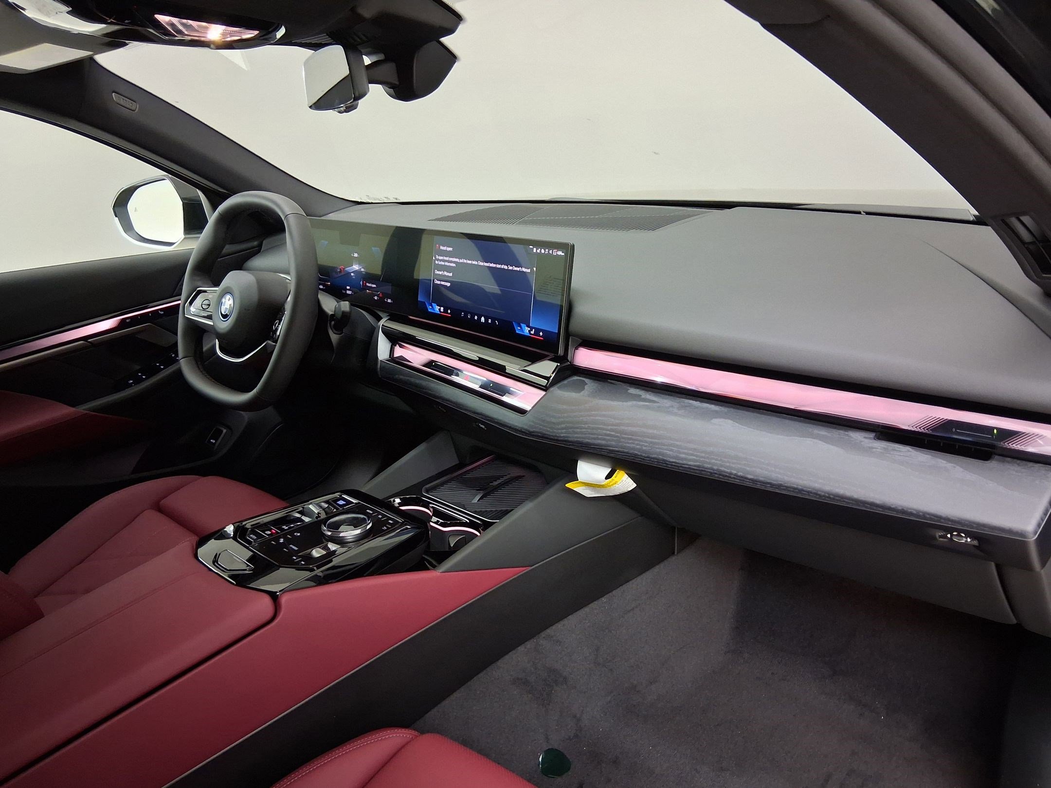 New 2026 BMW i5 eDrive40 w/ Convenience Package RWD image 30