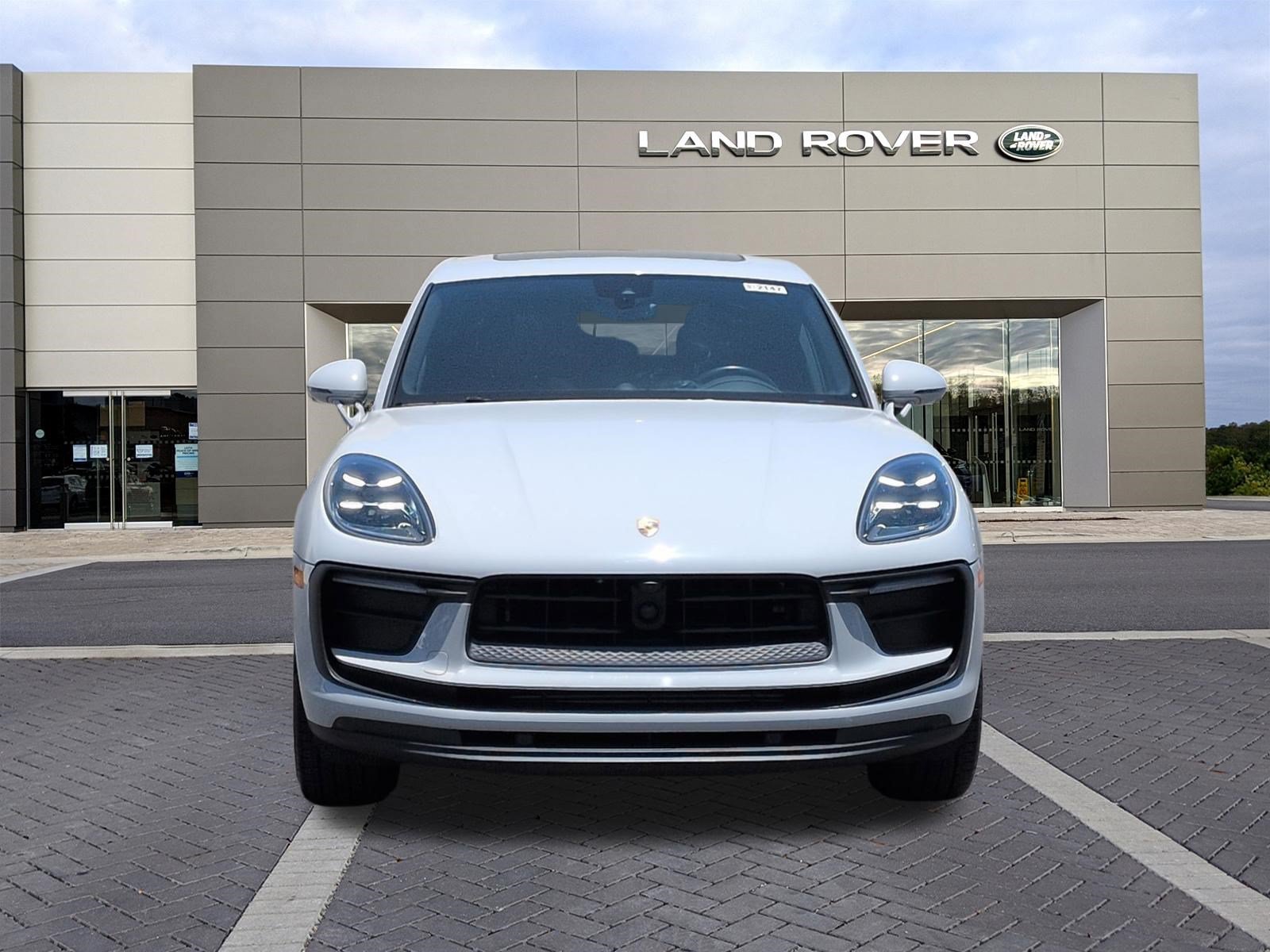 Used 2024 Porsche Macan Turbo AWD/4WD image 2