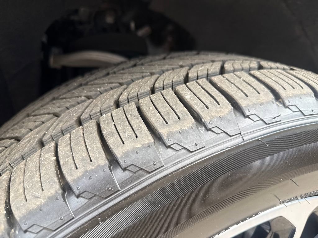 Used 2024 Chevrolet Tahoe RST w/ Luxury Package AWD/4WD image 28