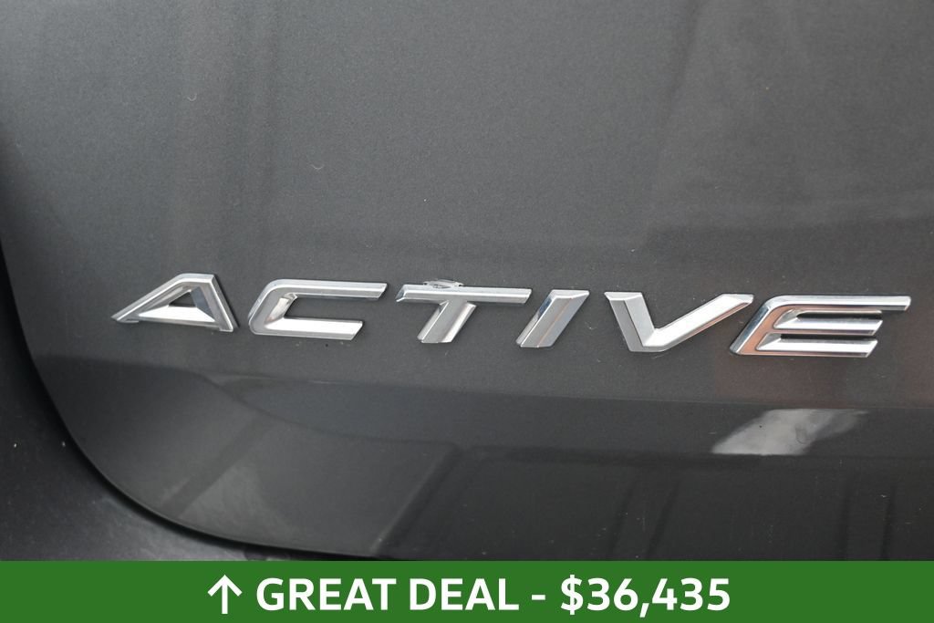 Used 2025 Ford Explorer Active AWD/4WD image 17
