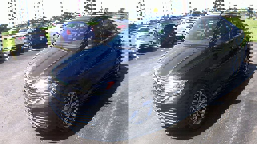 Used 2022 Volkswagen Jetta SE image 4
