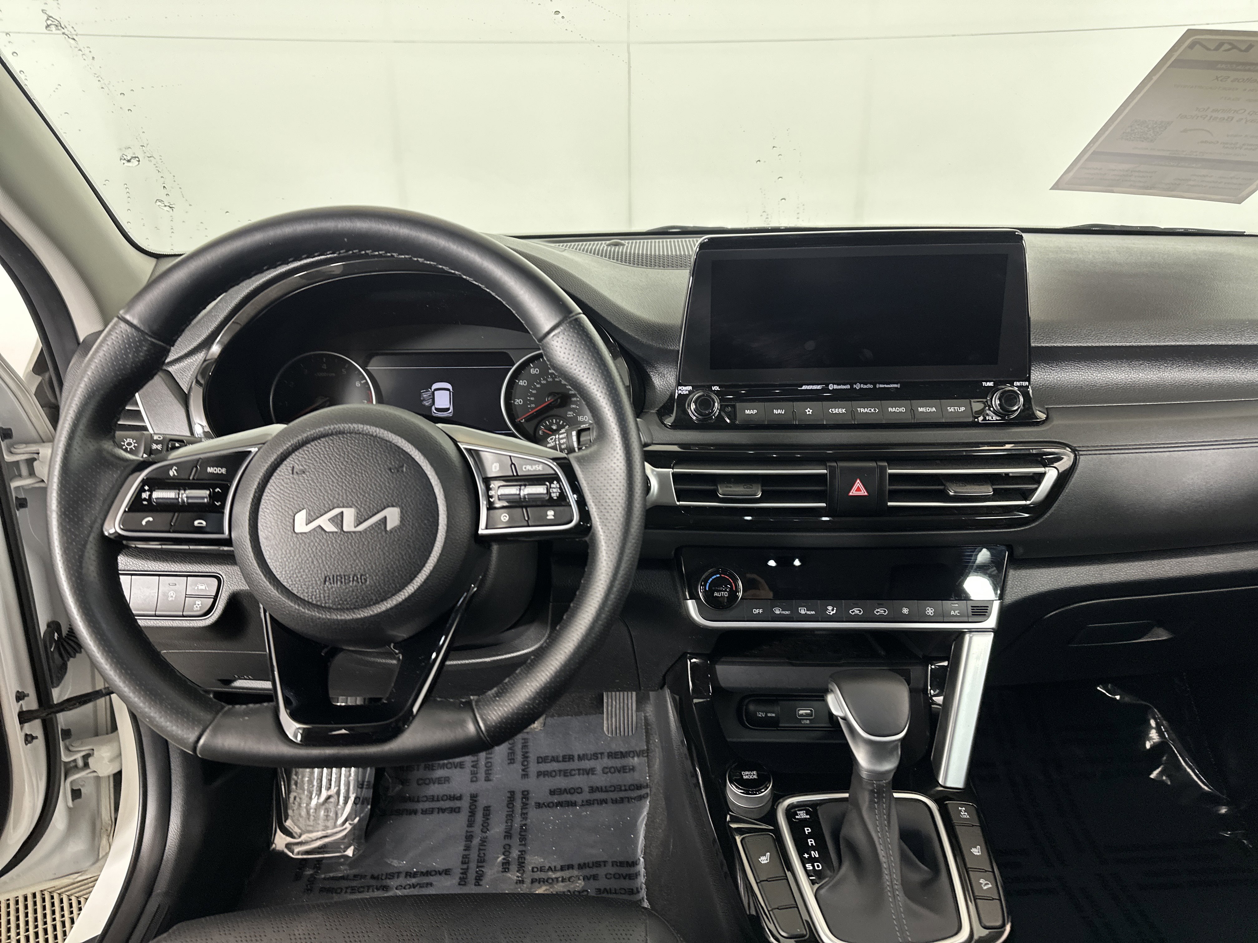 Certified 2023 Kia Seltos SX w/ SX Sunroof Package image 3