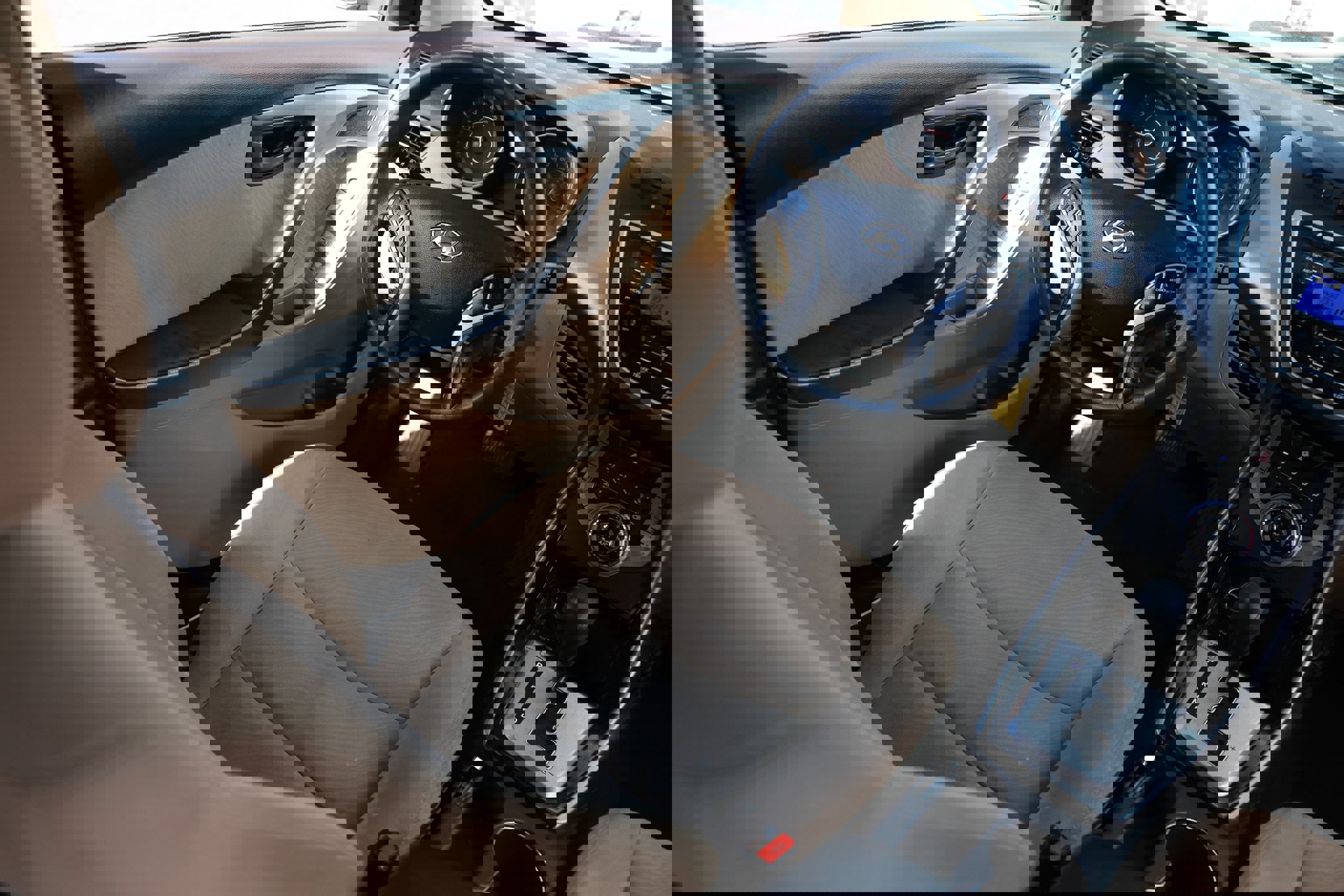 Used 2013 Hyundai Elantra GLS w/ Preferred Pkg image 25