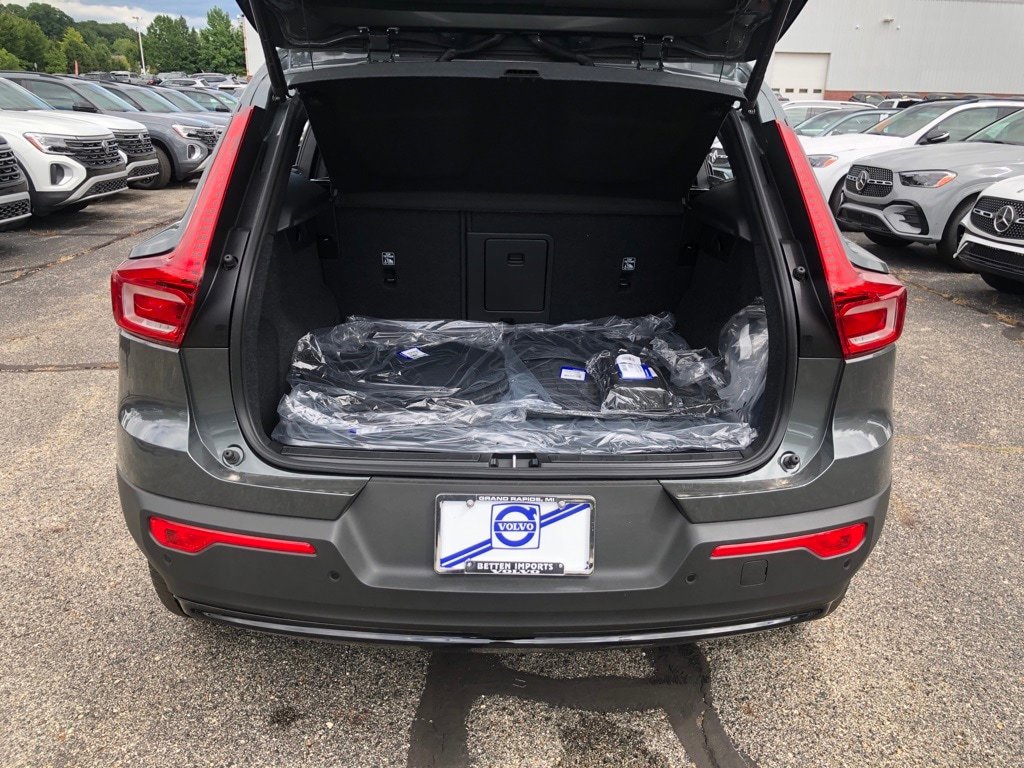 New 2026 Volvo XC40 B5 Core w/ Protection Package Premier AWD/4WD image 34