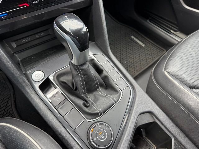 Used 2022 Volkswagen Tiguan SEL R-Line image 33