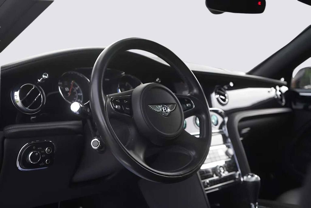 Used 2017 Bentley Mulsanne image 21