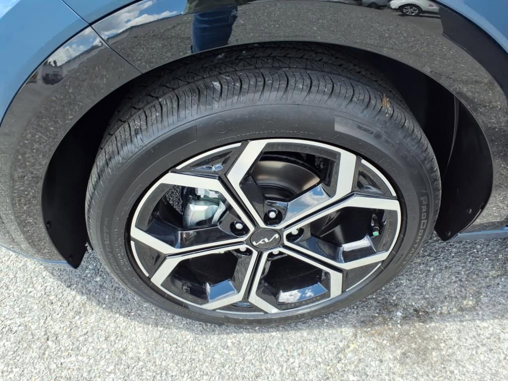 New 2025 Kia Niro EX Touring image 14