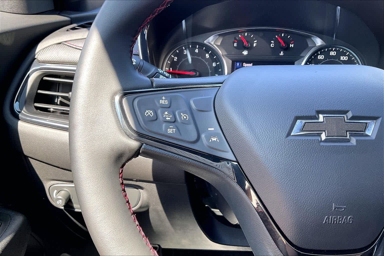 Used 2023 Chevrolet Equinox RS FWD image 18