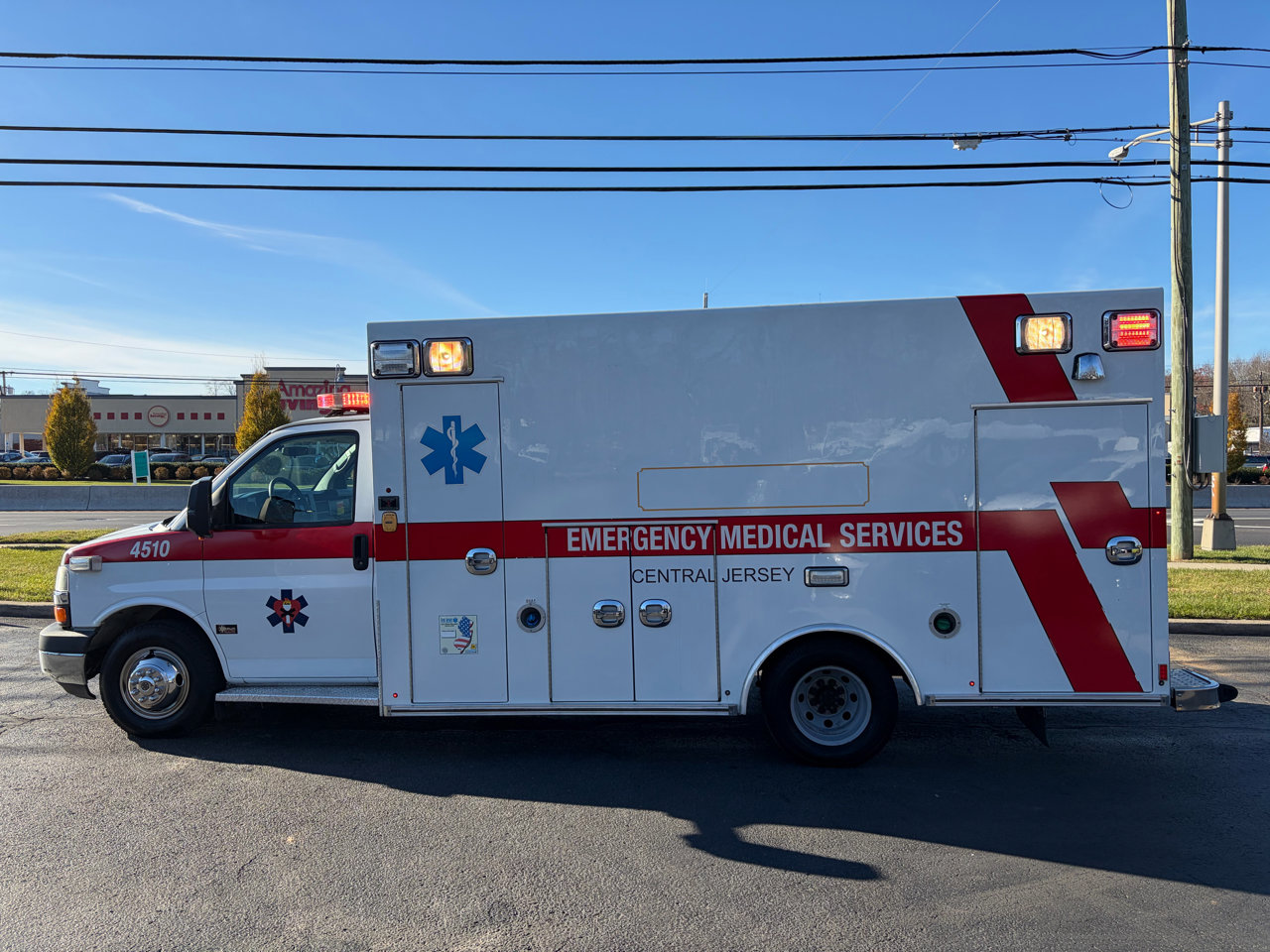 Used 2015 Chevrolet Express 4500 w/ Ambulance Package image 10